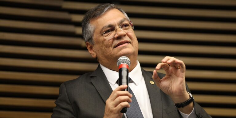Ministro do STF diz ter recebido mensagem com ameaças e ofensas Ministro do STF diz ter recebido mensagem com ameaças e ofensas