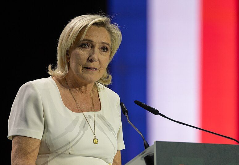 Le Pen, líder da extrema direita francesa, é condenada corrupção e fica inelegível por cinco anos Le Pen, líder da extrema direita francesa, é condenada corrupção e fica inelegível por cinco anos