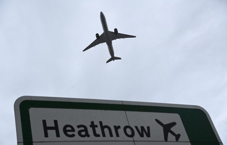 Ações de companhias aéreas caem após fechamento de aeroporto em Londres