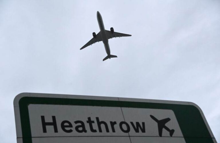 Incêndio perto do aeroporto de Londres foi controlado, dizem bombeiros