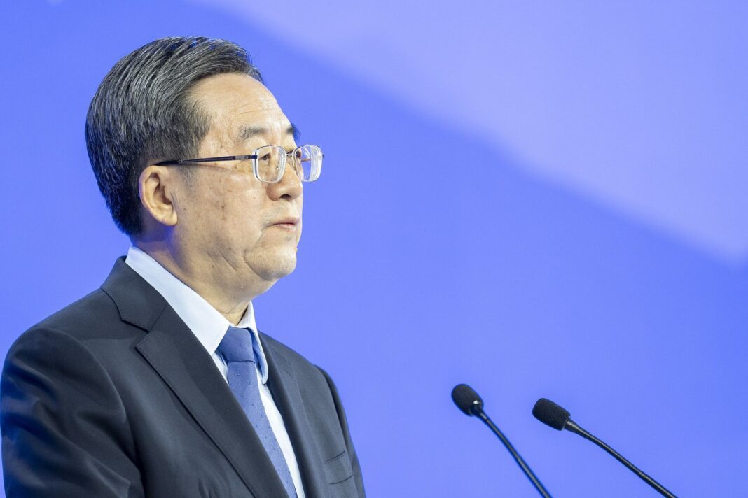 Vice-premiê da China promete mais apoio estatal à economia Vice-premiê da China promete mais apoio estatal à economia