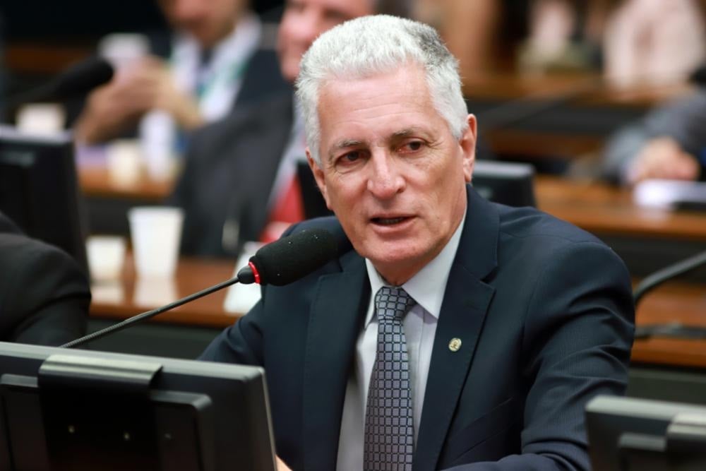 Rogério Correia anuncia licença após cirurgia contra câncer de próstata – Política – CartaCapital Rogério Correia anuncia licença após cirurgia contra câncer de próstata – Política – CartaCapital