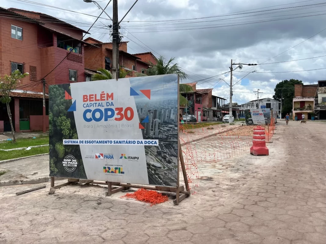 Favela de palafitas recebe esgoto e entulhos de bairro nobre de Belém em obra da COP30 Favela de palafitas recebe esgoto e entulhos de bairro nobre de Belém em obra da COP30