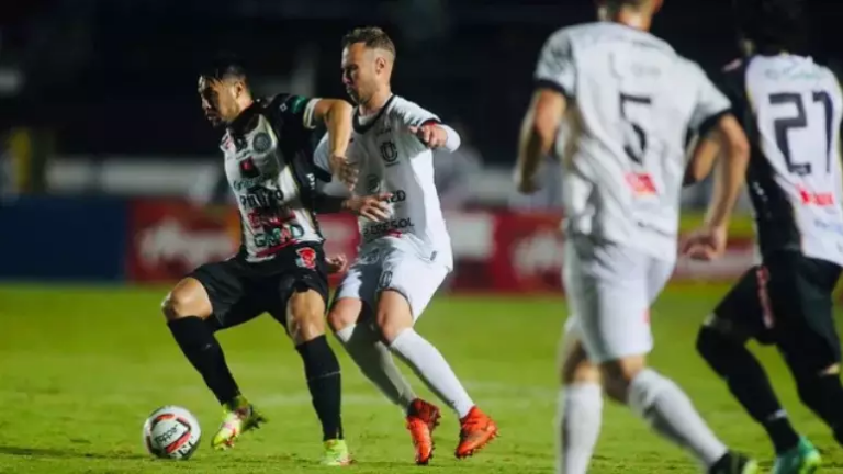 Após quatro anos, Campeonato Paranaense tem final sem time da capital Após quatro anos, Campeonato Paranaense tem final sem time da capital