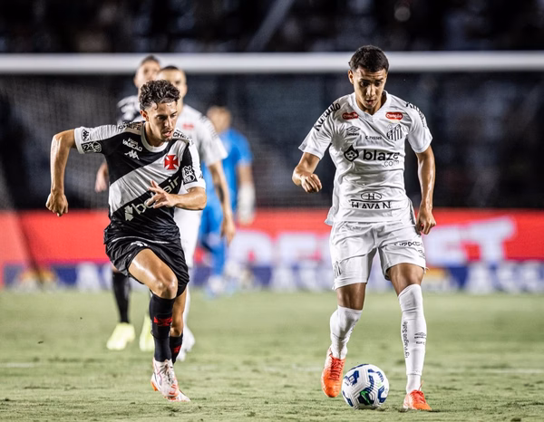 Vegetti e Nuno Moreira garantem vitória do Vasco contra o Santos Vegetti e Nuno Moreira garantem vitória do Vasco contra o Santos