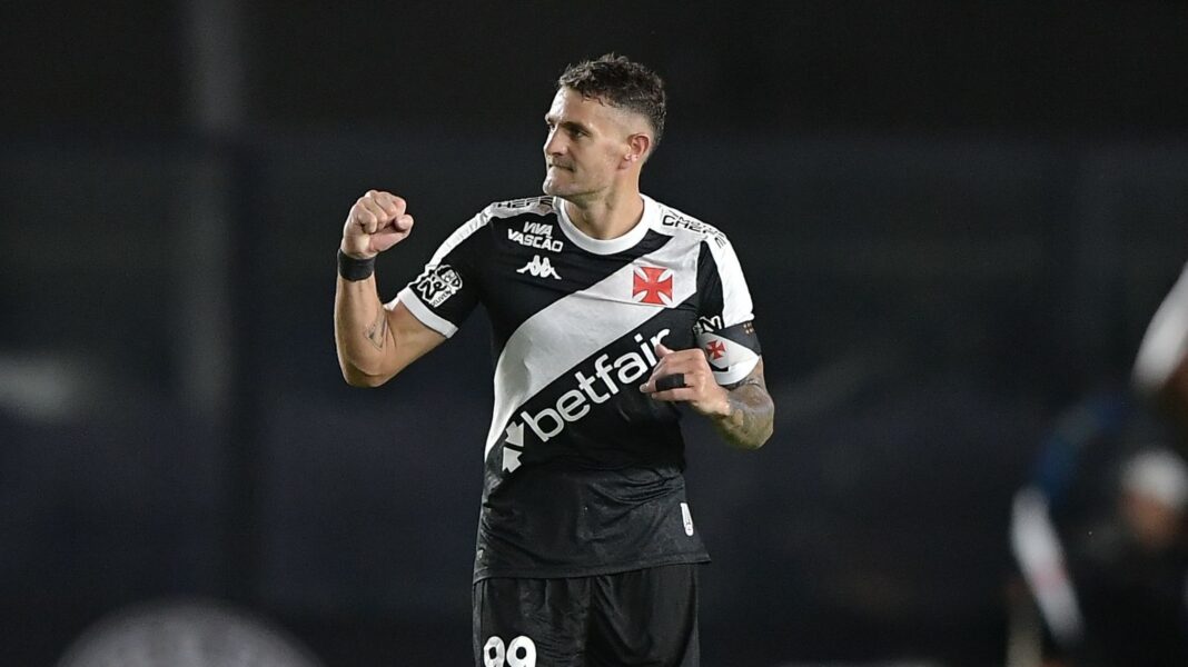 Com Vegetti decisivo e de virada, Vasco vence Santos pelo Brasileirão Com Vegetti decisivo e de virada, Vasco vence Santos pelo Brasileirão