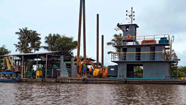 Indígenas denunciam governo do PA por dragagem no Tapajós