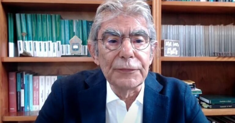 “Ministro não é suspeito coisa nenhuma“, diz Ayres Britto sobre Moraes “Ministro não é suspeito coisa nenhuma“, diz Ayres Britto sobre Moraes