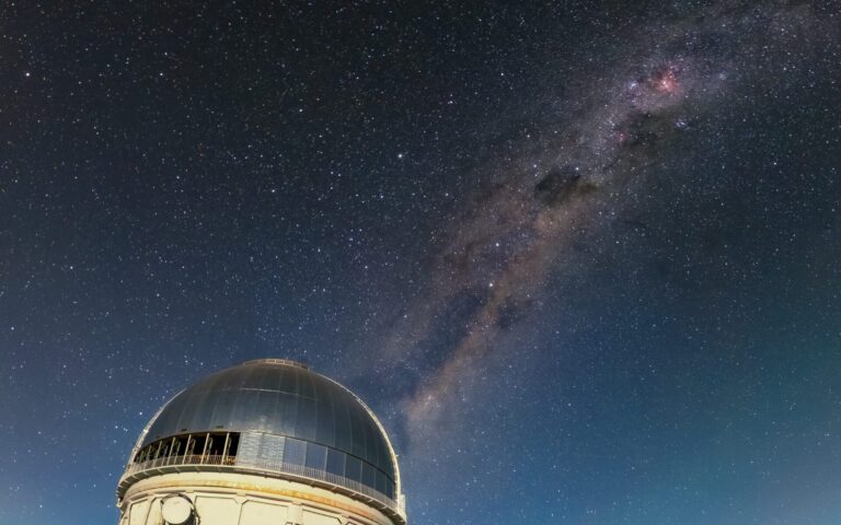 Brasileiro participa de descoberta de galáxia anã ultrafria orbitando a Via Láctea Brasileiro participa de descoberta de galáxia anã ultrafria orbitando a Via Láctea