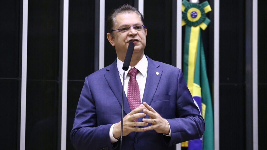 PL defende relator de outra sigla para diminuir resistência à anistia PL defende relator de outra sigla para diminuir resistência à anistia