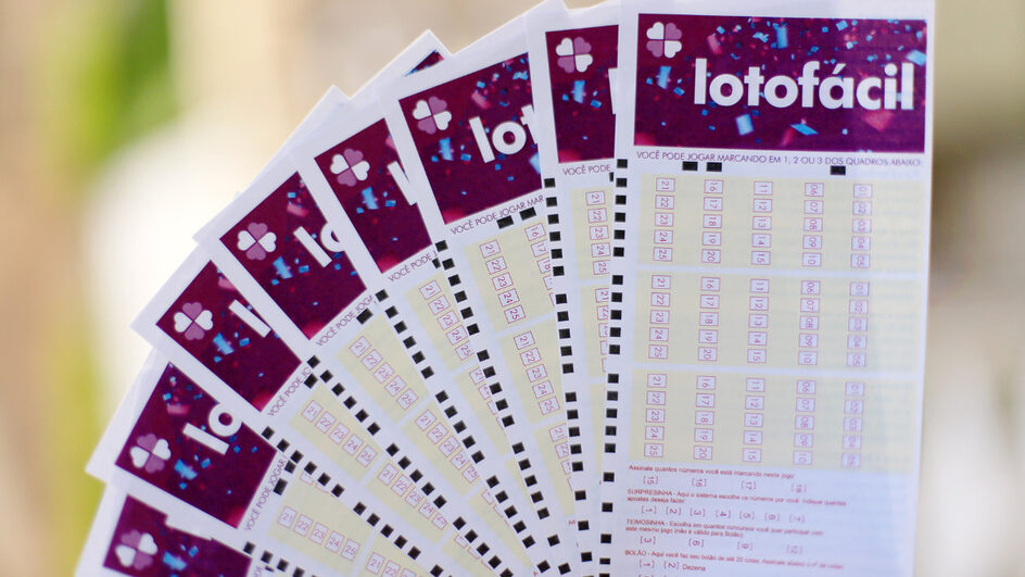 Veja os números sorteados no concurso 3355 da Lotofácil, com prêmio de R$ 5 milhões Veja os números sorteados no concurso 3355 da Lotofácil, com prêmio de R$ 5 milhões
