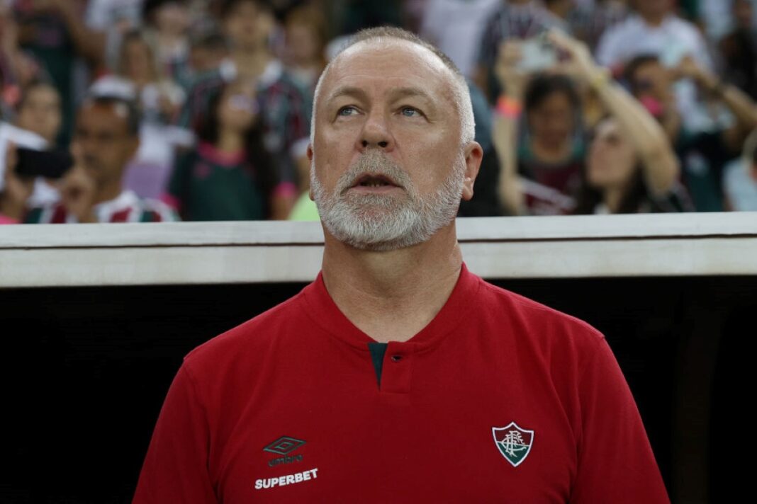 Fim da linha: Fluminense anuncia a demissão de Mano Menezes Fim da linha: Fluminense anuncia a demissão de Mano Menezes