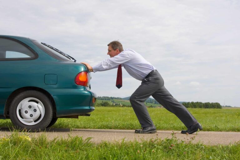 Seu carro é velho? Veja se você precisa pagar IPVA em 2025 e se deve solicitar isenção