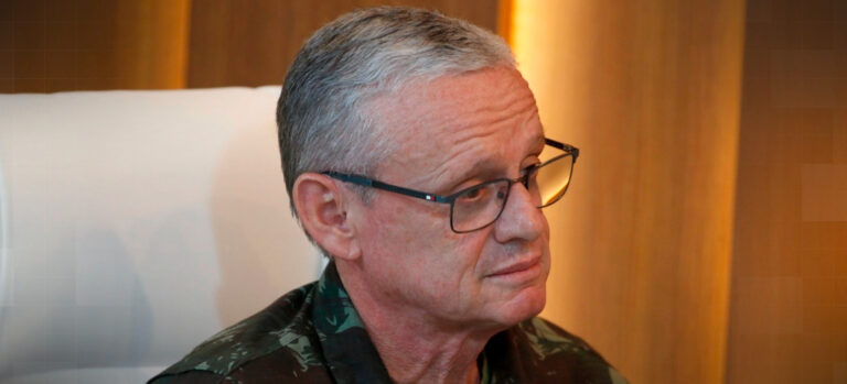 Exército regula comportamento de militares, diz general do CMA sobre 8/1