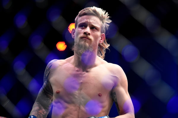 Saiba quem é ex-UFC que foi esfaqueado, reagiu e nocauteou agressor Saiba quem é ex-UFC que foi esfaqueado, reagiu e nocauteou agressor