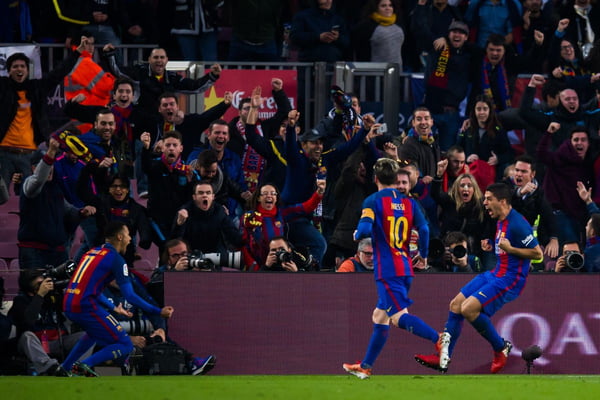 Craque revela mágoa em saída do Barcelona: “Sofri muito” Craque revela mágoa em saída do Barcelona: “Sofri muito”