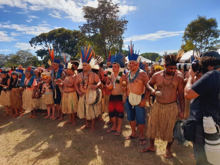 uma análise crítica pelas vozes Potiguara e Tukano
