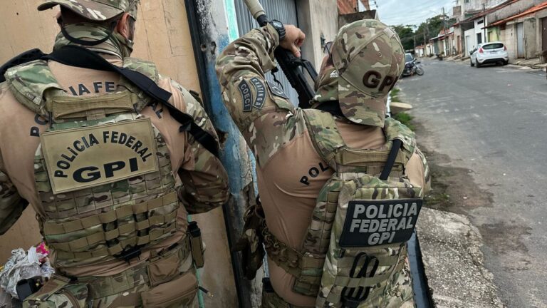 Sete pessoas são presas em operação contra tráfico internacional de drogas Sete pessoas são presas em operação contra tráfico internacional de drogas