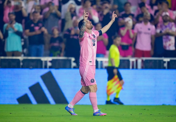 Segurança de Messi revela que está proibido de entrar em campo Segurança de Messi revela que está proibido de entrar em campo