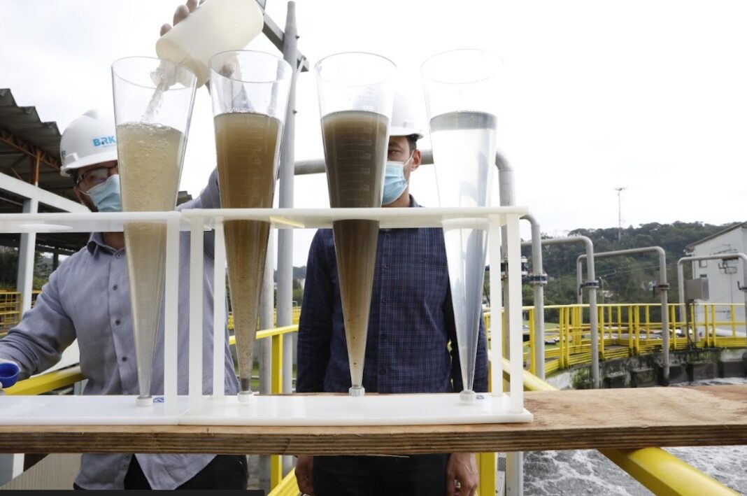 BRK e Samae assinam 5º aditivo e prorrogam contrato do esgoto em Blumenau até 2064; entenda BRK e Samae assinam 5º aditivo e prorrogam contrato do esgoto em Blumenau até 2064; entenda