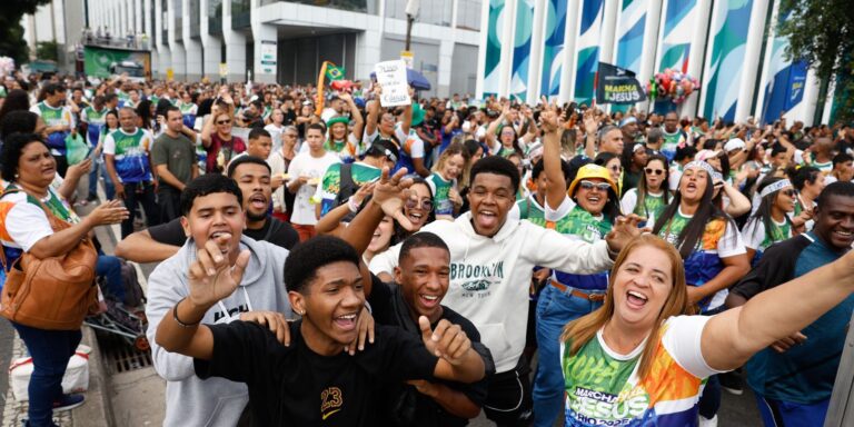 Marcha para Jesus reúne milhares de fiéis no centro do Rio de Janeiro Marcha para Jesus reúne milhares de fiéis no centro do Rio de Janeiro
