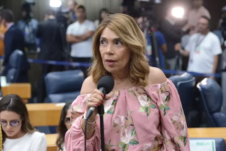 Após dizer ser ‘branca, bonita e rica’, vereadora associou pessoa negra a ‘sapatos baratos’