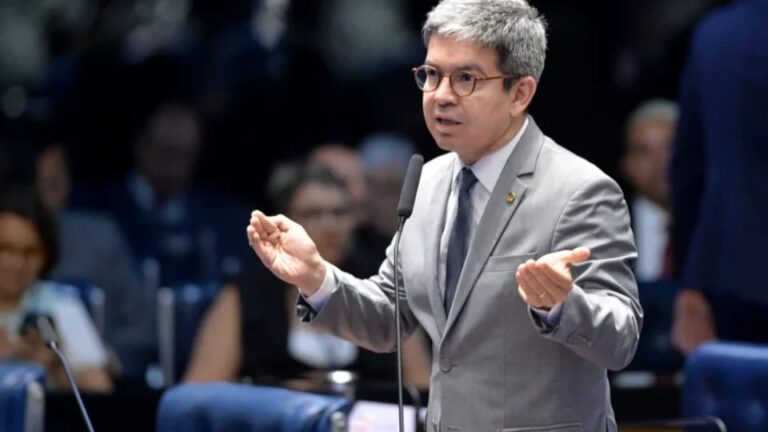 Randolfe se reunirá com Alcolumbre na quinta-feira (15) para destravar PEC do Viagra