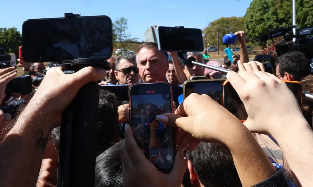 Suprema humilhação”, diz Bolsonaro sobre tornozeleira eletrônica Suprema humilhação”, diz Bolsonaro sobre tornozeleira eletrônica