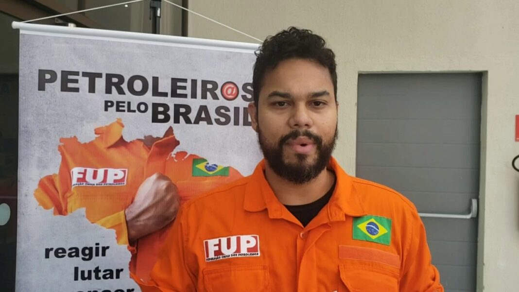 Leilão de petróleo que favoreceu BP é prejuízo para soberania nacional, afirma dirigente sindical Leilão de petróleo que favoreceu BP é prejuízo para soberania nacional, afirma dirigente sindical