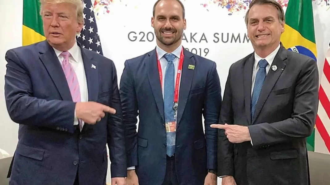 Maioria dos brasileiros avalia que interesses políticos e pessoais de Trump e Eduardo Bolsonaro motivaram tarifaço Maioria dos brasileiros avalia que interesses políticos e pessoais de Trump e Eduardo Bolsonaro motivaram tarifaço