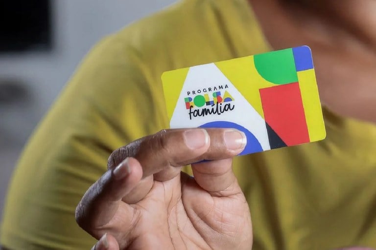 Bolsa Família reduz em até 55% mortes por aids entre mulheres em situação de vulnerabilidade, aponta estudo Bolsa Família reduz em até 55% mortes por aids entre mulheres em situação de vulnerabilidade, aponta estudo