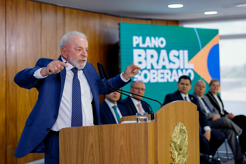 Plano Brasil Soberano deve ir além do apoio empresarial e garantir empregos, defende economista Plano Brasil Soberano deve ir além do apoio empresarial e garantir empregos, defende economista