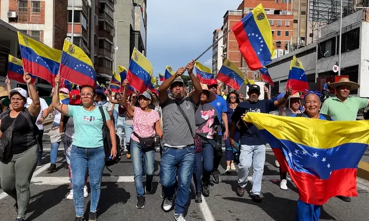 Movimentos cobram posicionamento do governo brasileiro contra ameaças dos EUA à Venezuela Movimentos cobram posicionamento do governo brasileiro contra ameaças dos EUA à Venezuela