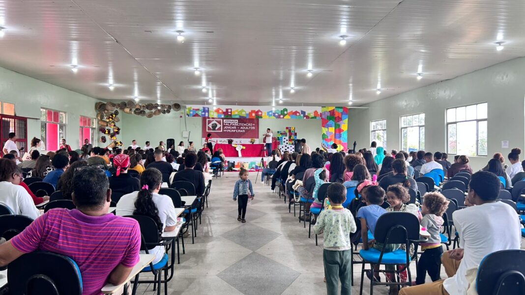 Pernambucanos participam de último encontro preparatório para dar aulas de alfabetização nas periferias Pernambucanos participam de último encontro preparatório para dar aulas de alfabetização nas periferias