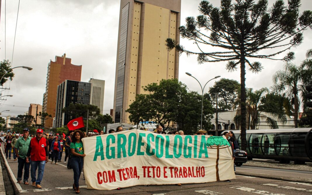 Marcha e sessão solene na Alep vão abrir a 22ª Jornada de Agroecologia, nesta quarta-feira (6) Marcha e sessão solene na Alep vão abrir a 22ª Jornada de Agroecologia, nesta quarta-feira (6)