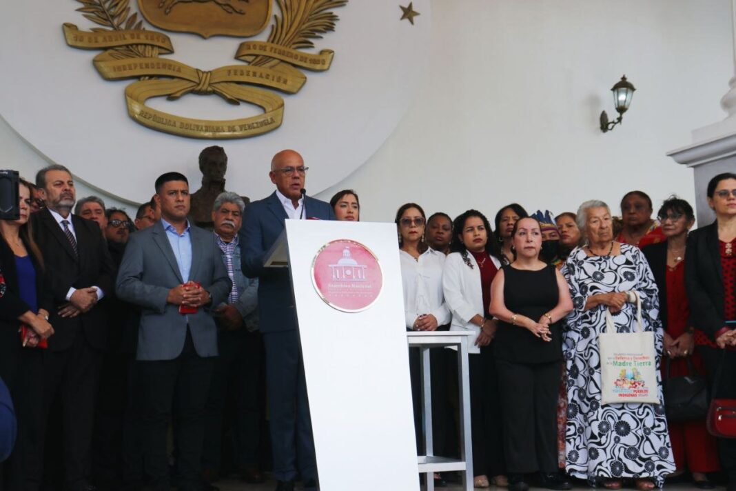 Parlamento da Venezuela denuncia ‘tentativa de agressão delirante’ dos EUA após aumento de recompensa por prisão de Maduro Parlamento da Venezuela denuncia ‘tentativa de agressão delirante’ dos EUA após aumento de recompensa por prisão de Maduro