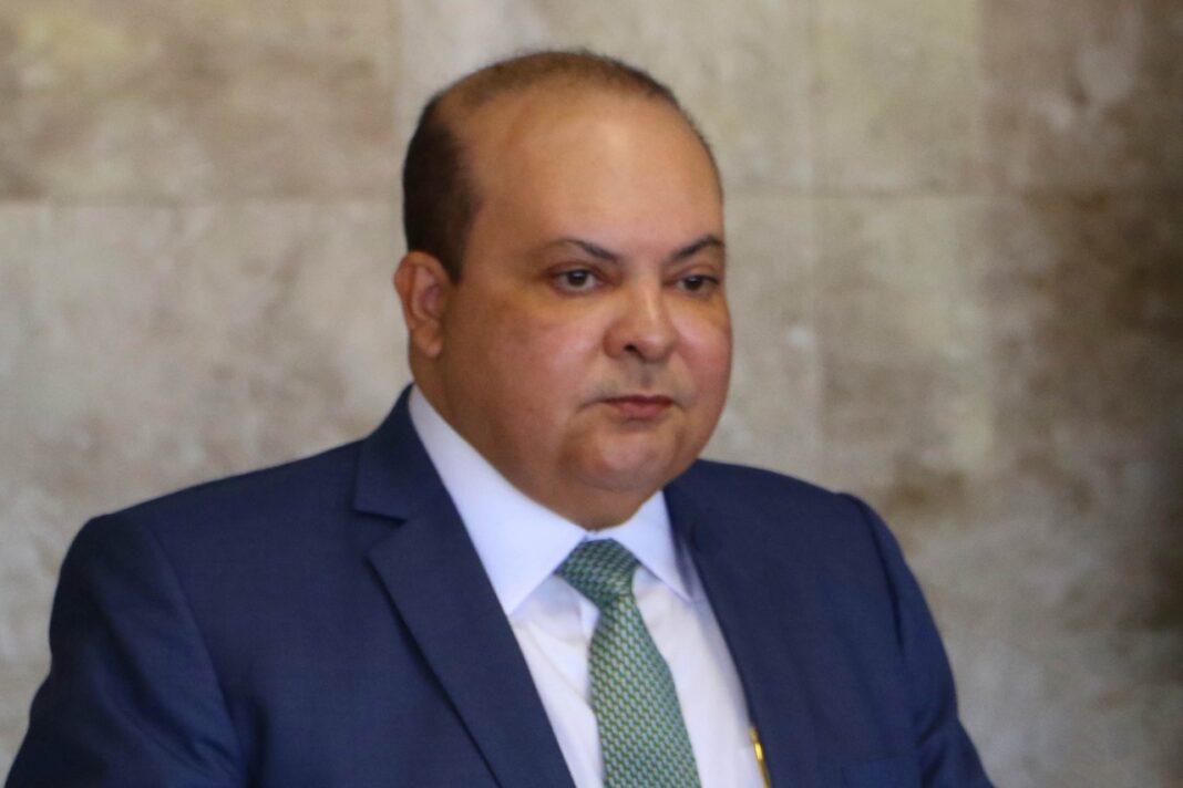 ‘Postura submissa e vergonhosa’: parlamentares repercutem carta do governador Ibaneis a Trump ‘Postura submissa e vergonhosa’: parlamentares repercutem carta do governador Ibaneis a Trump