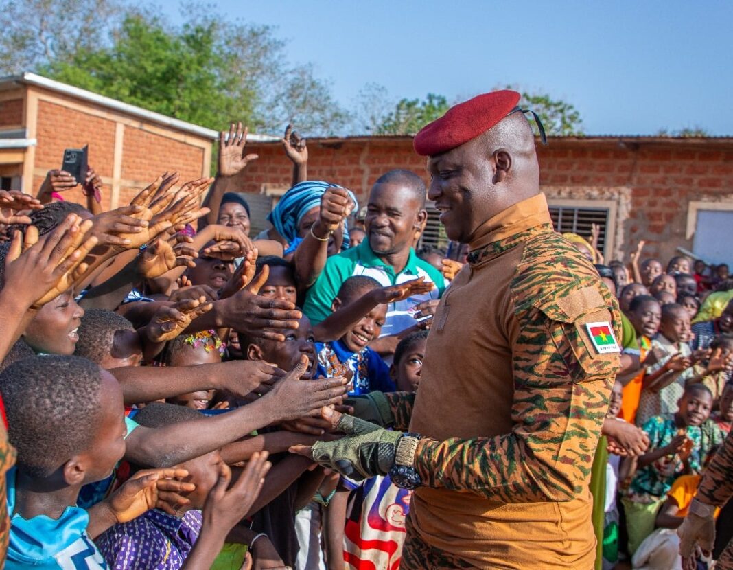 A revolução de Ibrahim Traoré: o que está acontecendo em Burkina Faso? A revolução de Ibrahim Traoré: o que está acontecendo em Burkina Faso?