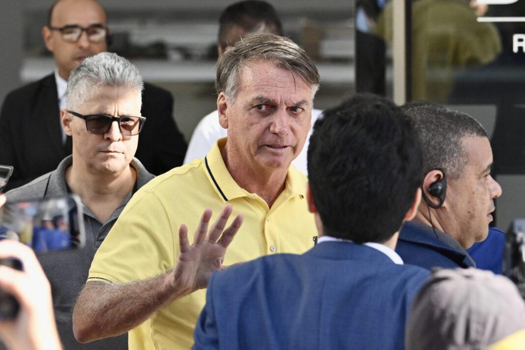 Em carta a Javier Milei, Bolsonaro pediu asilo político após operação da PF sobre trama golpista em 2024 Em carta a Javier Milei, Bolsonaro pediu asilo político após operação da PF sobre trama golpista em 2024
