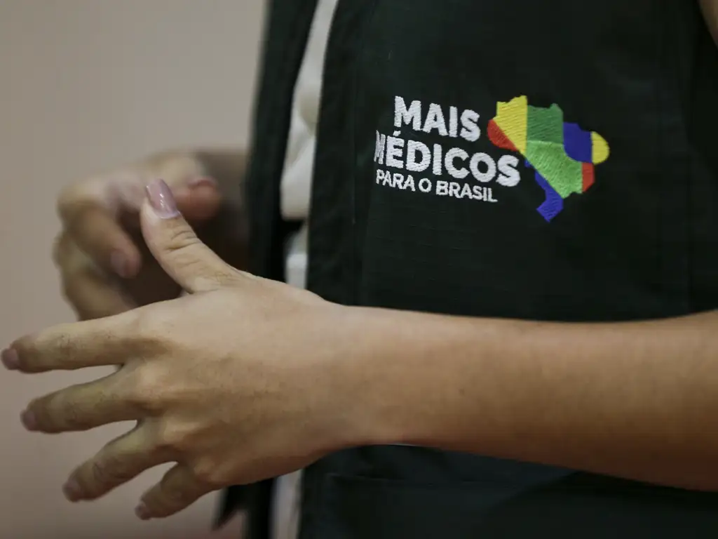Mais Médicos: quase 1,5 mil selecionados começam a partir desta quarta Mais Médicos: quase 1,5 mil selecionados começam a partir desta quarta