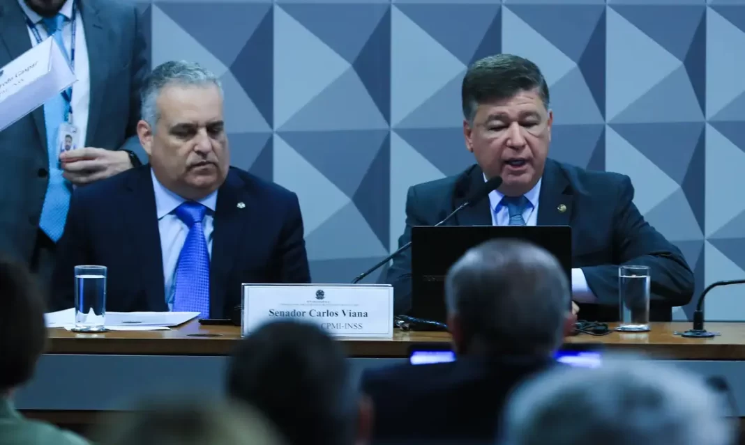 Oposição elege presidente e relator da CPMI do INSS Oposição elege presidente e relator da CPMI do INSS