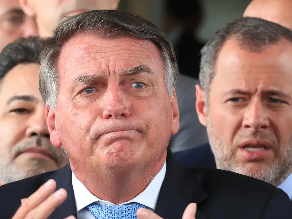 PF indicia Jair e Eduardo Bolsonaro; Silas Malafaia é alvo de busca e apreensão PF indicia Jair e Eduardo Bolsonaro; Silas Malafaia é alvo de busca e apreensão