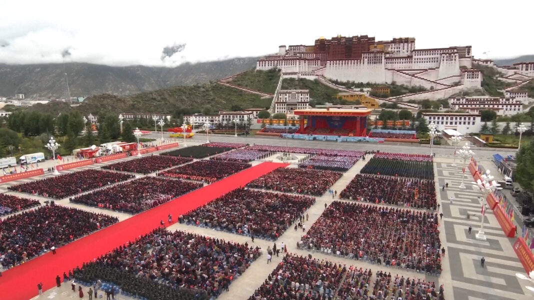 Xi Jinping pede ‘nova Xizang moderna e socialista’ nos 60 anos de fundação da Região Autônoma Xi Jinping pede ‘nova Xizang moderna e socialista’ nos 60 anos de fundação da Região Autônoma
