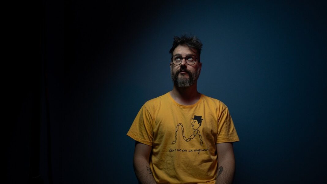 André Paz apresenta o espetáculo ‘Sou Shólo’ no Ecarta Musical deste sábado (23) em Porto Alegre André Paz apresenta o espetáculo ‘Sou Shólo’ no Ecarta Musical deste sábado (23) em Porto Alegre