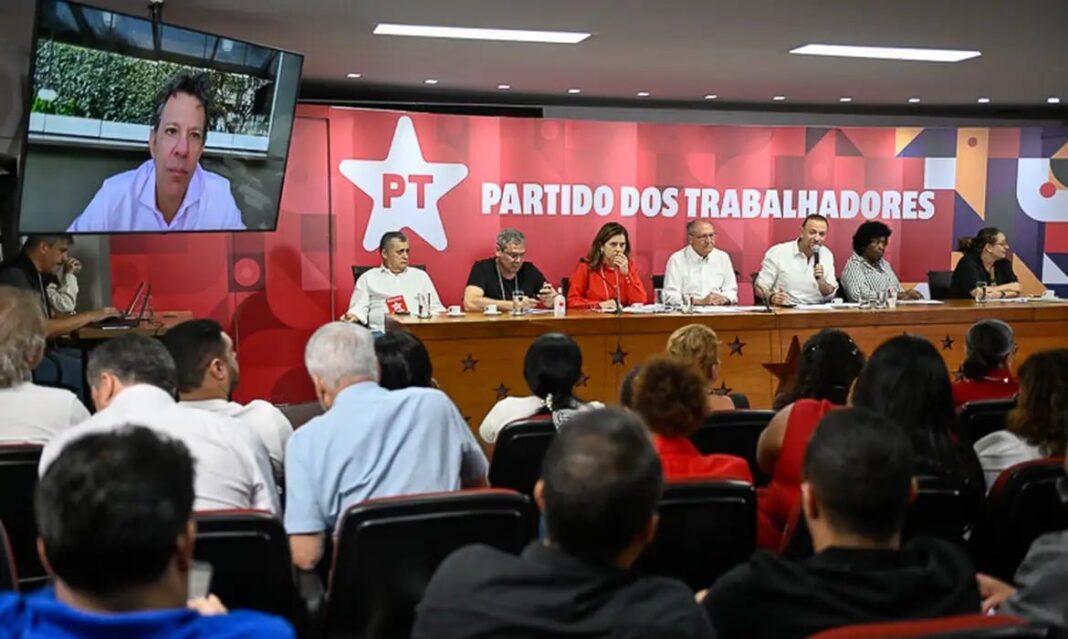 Haddad: 20 milhões de brasileiros não deveriam estar pagando IR Haddad: 20 milhões de brasileiros não deveriam estar pagando IR