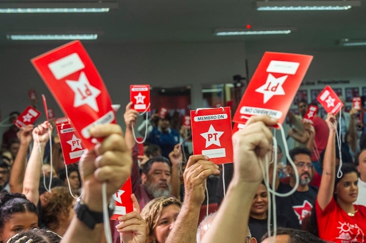 PT define nova executiva com predomínio da CNB, mira reeleição de Lula e denuncia avanço do fascismo de Trump PT define nova executiva com predomínio da CNB, mira reeleição de Lula e denuncia avanço do fascismo de Trump