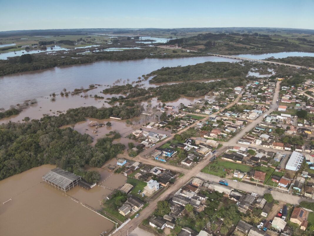 Chuvas intensas deixam mais de 700 desabrigados e desalojados em dezenas de cidades do RS Chuvas intensas deixam mais de 700 desabrigados e desalojados em dezenas de cidades do RS