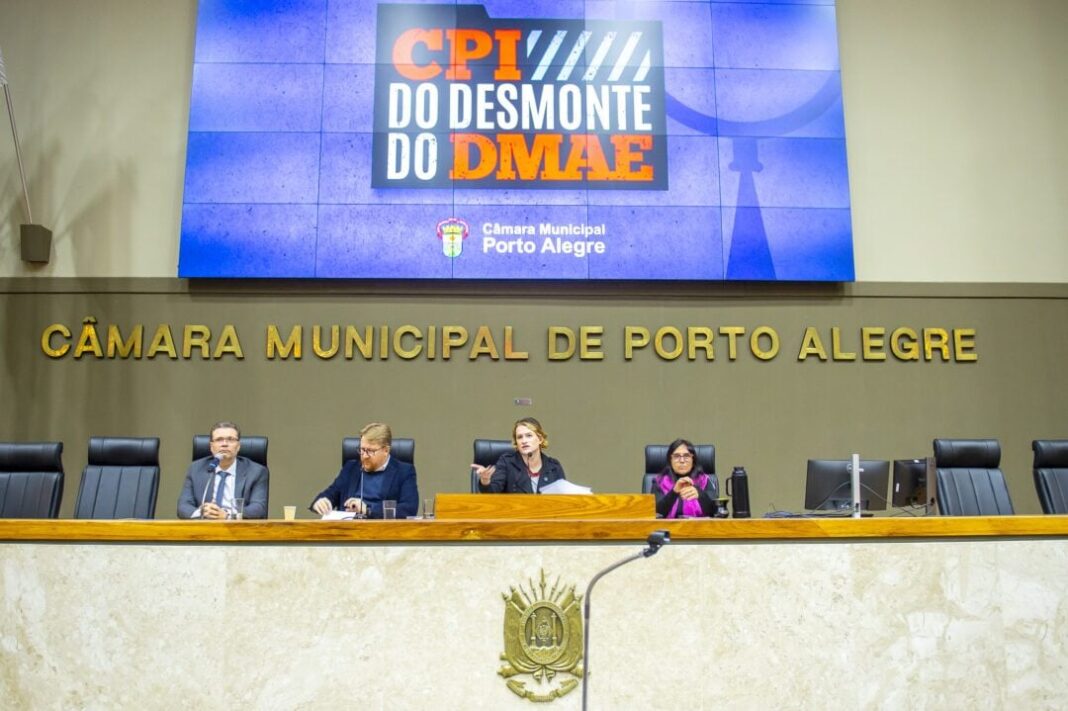 Na CPI do Desmonte do Dmae, ex-diretor defende terceirizações: ‘é um caminho sem volta’ Na CPI do Desmonte do Dmae, ex-diretor defende terceirizações: ‘é um caminho sem volta’