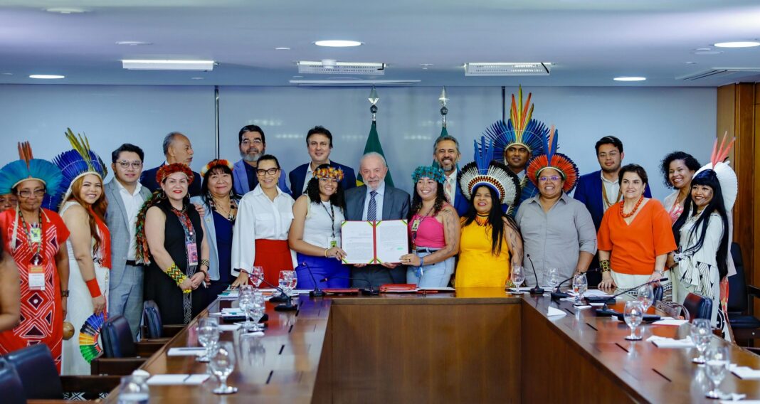 O “papel da terra”: dignidade e acesso a direitos no Ceará O “papel da terra”: dignidade e acesso a direitos no Ceará