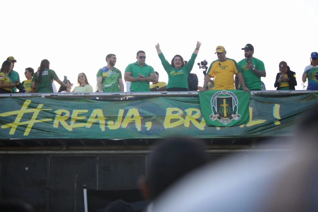 ÔH TRUMP SALVA MEU PAI? NEM O ÔNIBUS PAGO SALVOU A MOTOCIATA FIASCO DE MANAUS! ÔH TRUMP SALVA MEU PAI? NEM O ÔNIBUS PAGO SALVOU A MOTOCIATA FIASCO DE MANAUS!